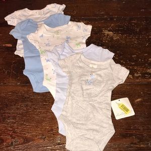 🌟BNWT Starting Out Layette Onesies!🌟